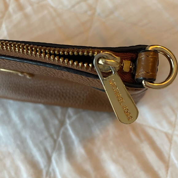 Michael Kors jet set leather wristlet - Picture 5 of 9